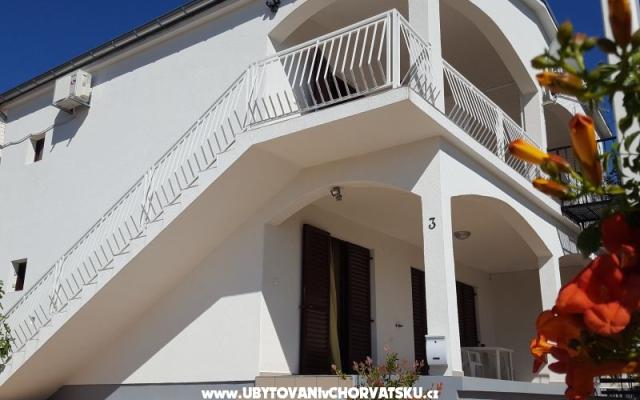 Apartmaji Merion - apartmaji Starigrad Paklenica Hrvaška