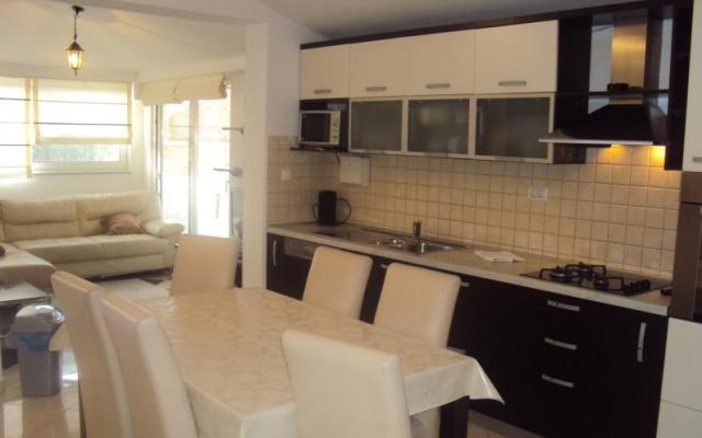 Apartma Lovre - apartmaji Pakoštane Hrvaška