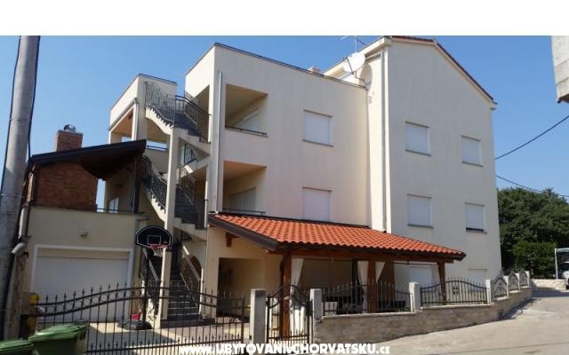 Apartmaji Barbara - apartmaji Pakoštane Hrvaška
