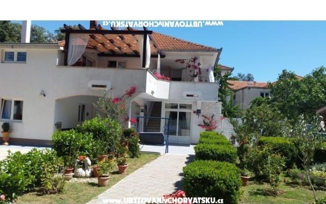 Apartmaji Lara - apartmaji Pakoštane Hrvaška