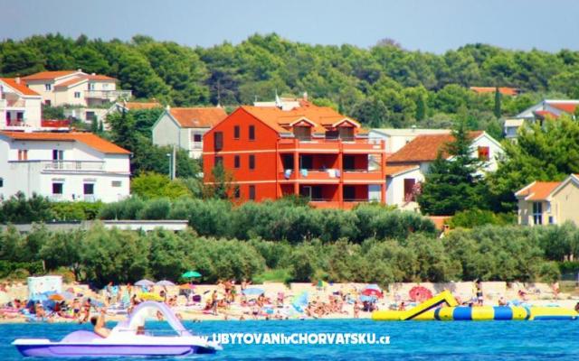 Apartmaji Villa San Marino - apartmaji Pakoštane Hrvaška