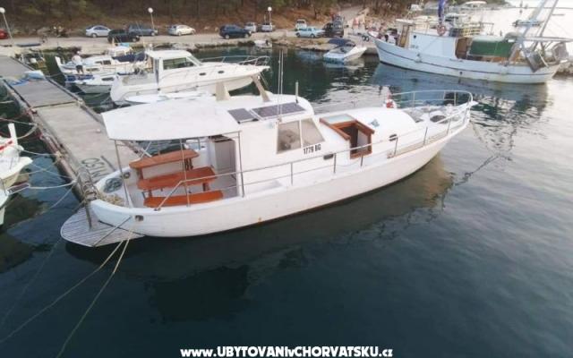Tourist boat - Robinson Tourism - apartmaji Pakoštane Hrvaška