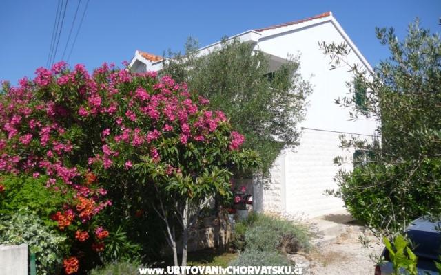 Apartmaji Suzana - apartmaji otok Pašman Hrvaška