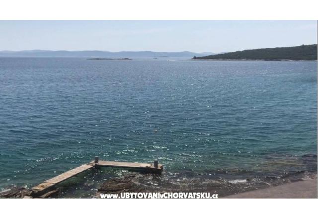 Vila Robinson - apartmaji otok Pašman Hrvaška