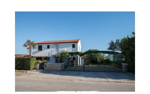Apartmaji Bukvić - apartmaji Petrčane Hrvaška