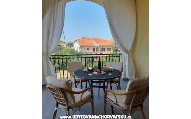 Apartma  - apartmaji Pirovac Hrvaška