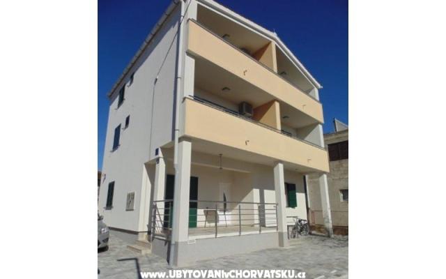 Apartmaji Four Seasons - Pirovac - apartmaji Pirovac Hrvaška