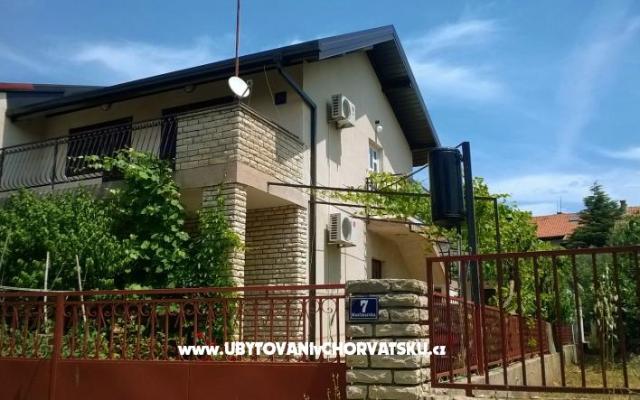 Apartmaji Mikulan - apartmaji Pirovac Hrvaška