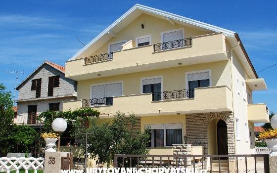 Apartmaji NELA - apartmaji Pirovac Hrvaška