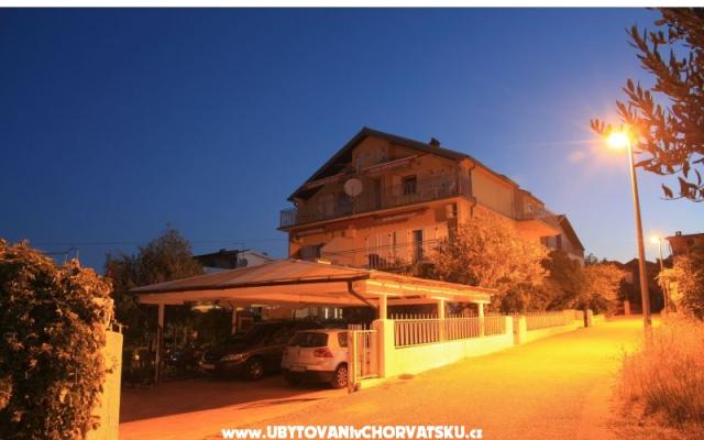 Villa Mir  - apartmaji Pirovac Hrvaška