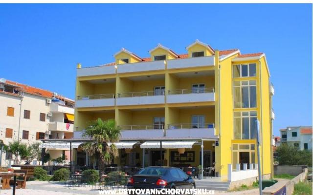 Villa Vicenzo - apartmaji Pirovac Hrvaška
