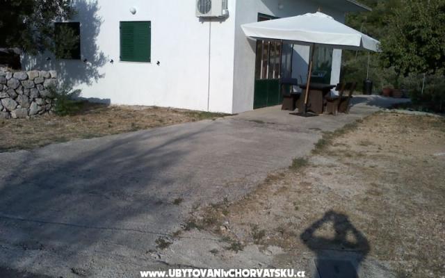 Apartma Sumić - apartmaji Podgora Hrvaška