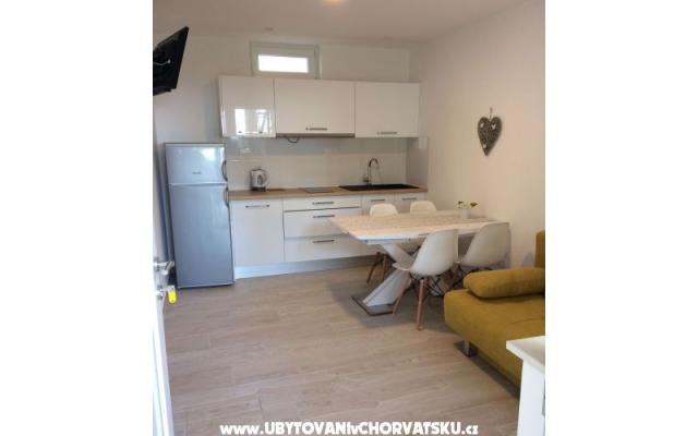 APARTMANI EDI - apartmaji Podgora Hrvaška