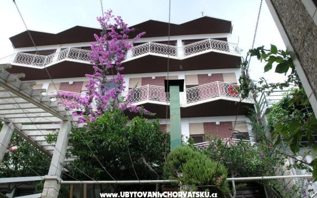 Villa Dobrila - apartmaji Podgora Hrvaška