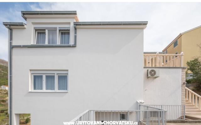 Apartmaji Zdravka - apartmaji Podstrana Hrvaška