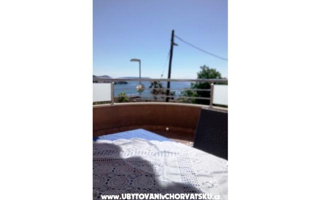 Apartma Arthur - apartmaji Podstrana Hrvaška