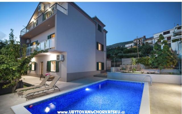 Apartmaji s bazenom Cvita/Podstrana - apartmaji Podstrana Hrvaška