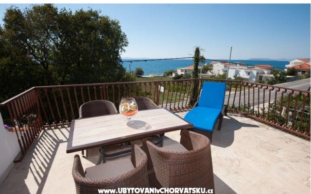 Apartma Rino - apartmaji Podstrana Hrvaška