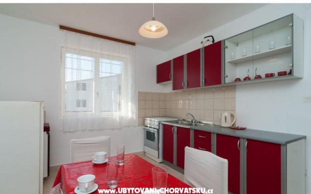 Apartma Renata - apartmaji Podstrana Hrvaška