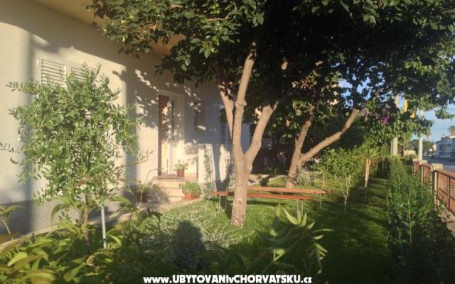 Apartma Žižula - apartmaji Podstrana Hrvaška