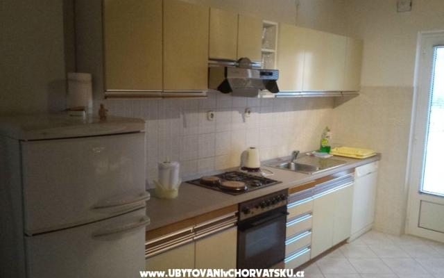 Apartmaji Mila - apartmaji Podstrana Hrvaška