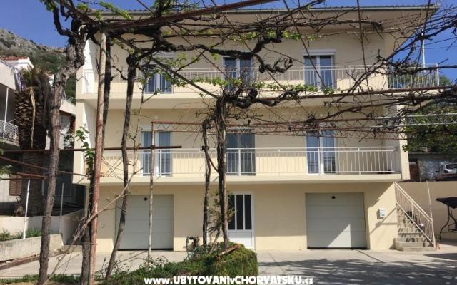 Apple apartments - apartmaji Podstrana Hrvaška