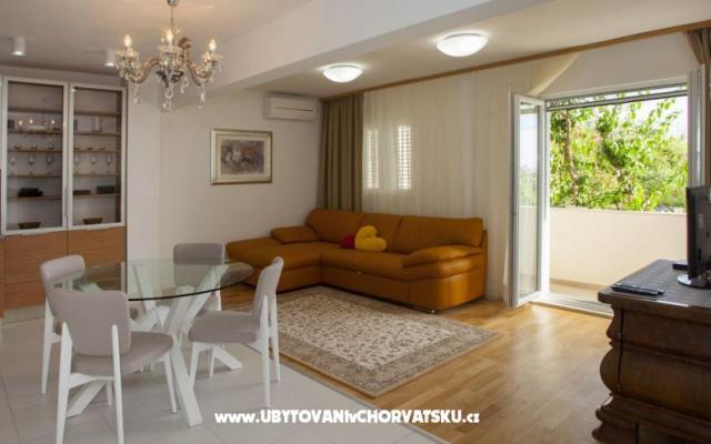 Spartium - apartmaji Podstrana Hrvaška