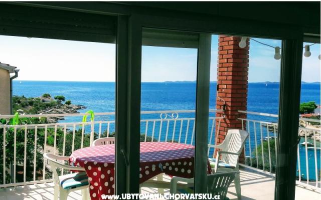 Apartma Brnistra - apartmaji Primošten Hrvaška