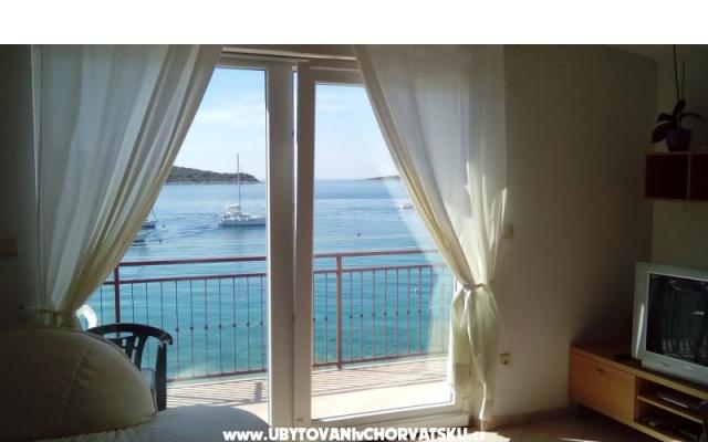 Apartmaji Petra - apartmaji Primošten Hrvaška