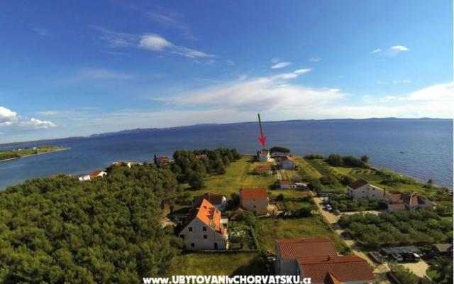 Apartma Albicia 6+2 - apartmaji Privlaka Hrvaška