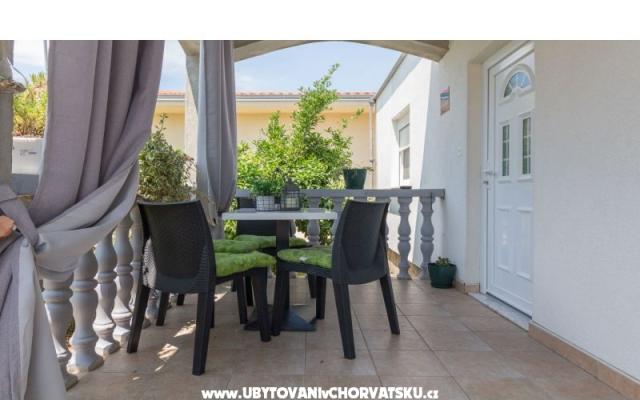 Apartma Luka - apartmaji Privlaka Hrvaška