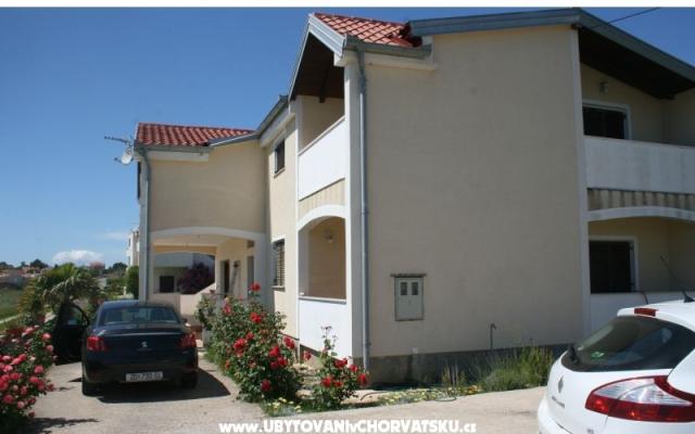 Apartmaji Donata - apartmaji Privlaka Hrvaška