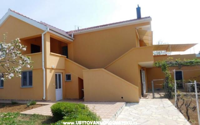  Apartmai Julieta  - apartmaji Privlaka Hrvaška