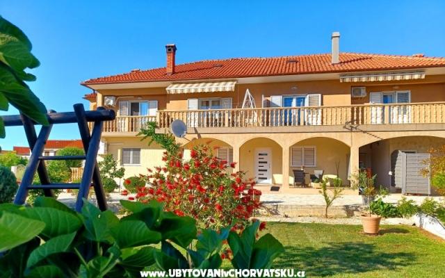 Apartmaji Lantana - apartmaji Privlaka Hrvaška