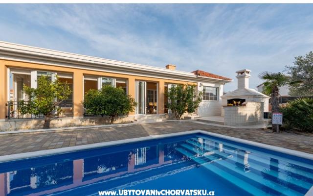 Luxury Villa Agape Palm Beach Tenis - apartmaji Privlaka Hrvaška