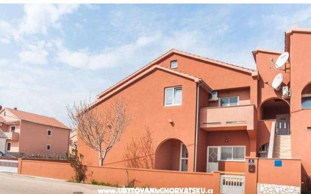 MARKANT - apartmaji Privlaka Hrvaška