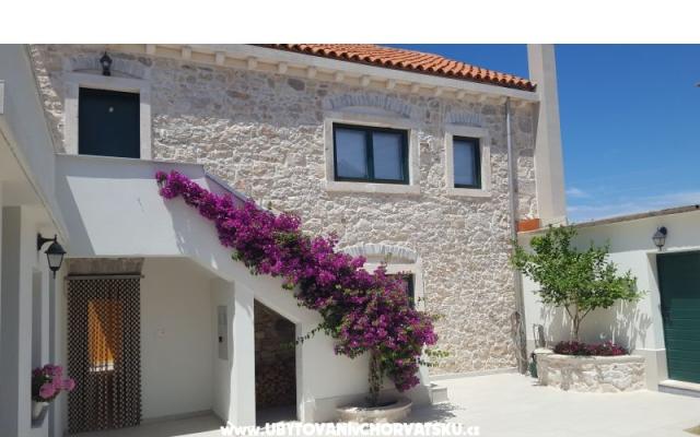 Mustaća Dvori - apartmaji Privlaka Hrvaška