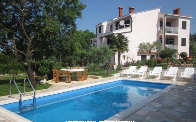 Apartma pool Slivar - apartmaji Pula Hrvaška