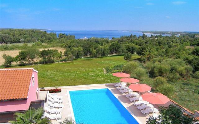 Apartmaji z bazenom Jadranka - apartmaji Pula Hrvaška