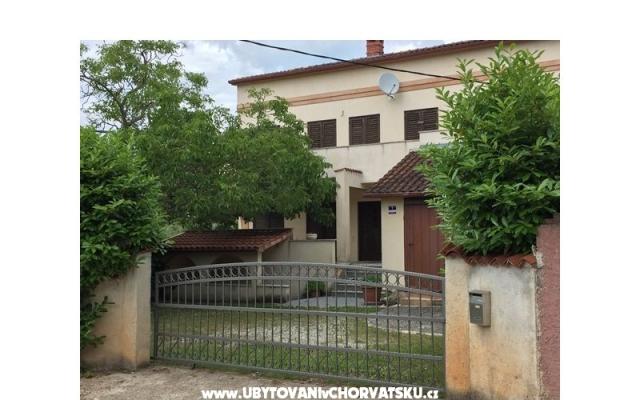 Hiša Carnitia - apartmaji Pula Hrvaška