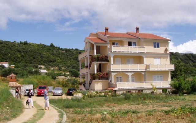 Apartmaji Duje - apartmaji otok Rab Hrvaška