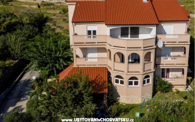 APARTMANI DEBELIĆ - apartmaji otok Rab Hrvaška