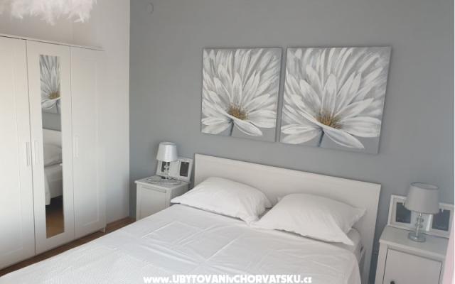 Island Rab Mare - apartmaji otok Rab Hrvaška