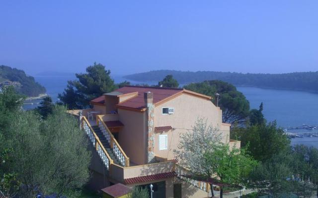 Apartmaji Mira - apartmaji otok Rab Hrvaška
