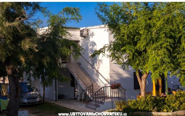 Apartmaji Puntica - apartmaji Ražanac Hrvaška