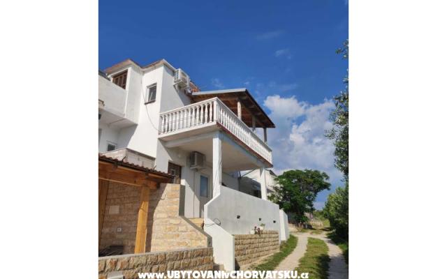 Apartmaji Zrinka - apartmaji Ražanac Hrvaška