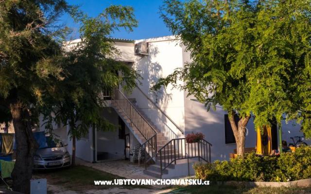 Apartmaji Puntica - apartmaji Ražanac Hrvaška