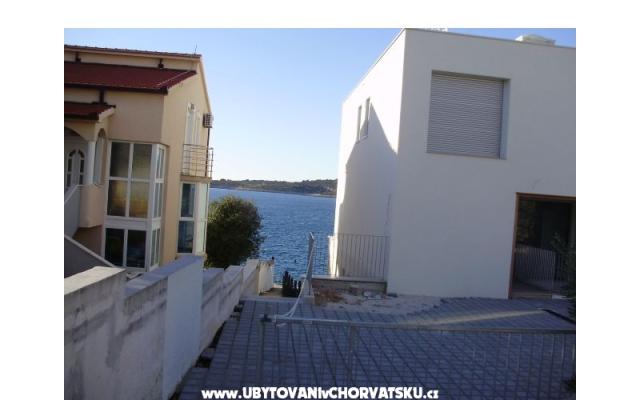 Apartmaji Čavrak - apartmaji Rogoznica Hrvaška