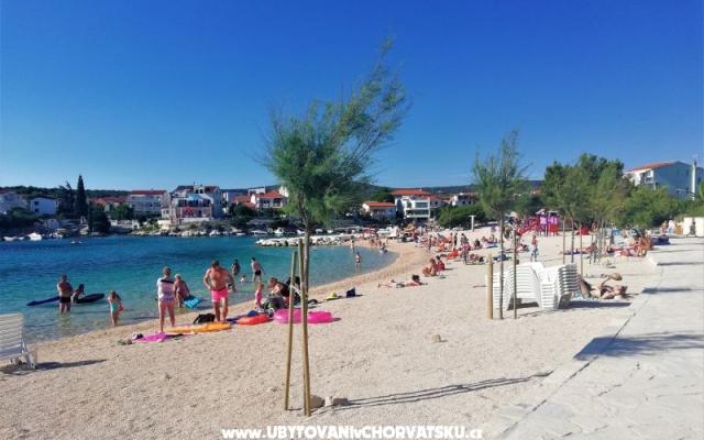 Apartmaji Doris - apartmaji Rogoznica Hrvaška