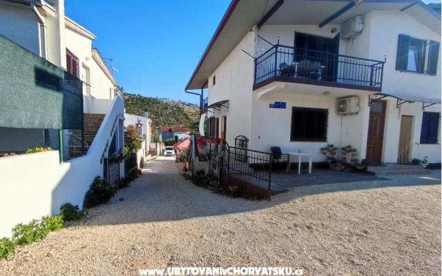 Apartmaji Jakoubek - apartmaji Rogoznica Hrvaška